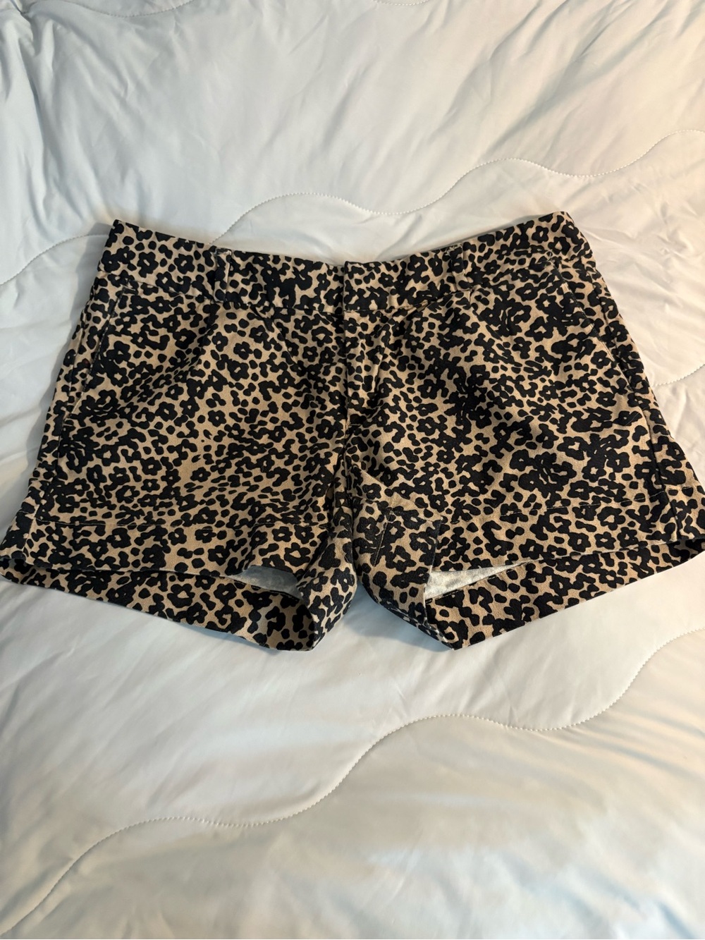 Banana Republic Ryan Fit Leopard Chino Shorts Low Rise Size 8 Pockets
